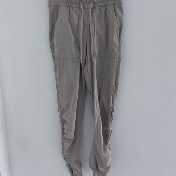 2020-Lululemon Beyond the Studio JoggerLight Sage size 6 - Picture 4 of 11